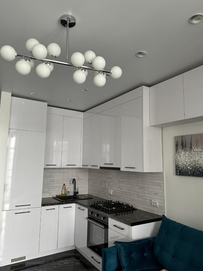Новобудова Сам Центр Вул Шевченка 60 Оперний 10Хв Apartamento Lviv Exterior foto